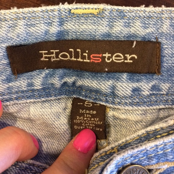 Adorable Hollister jean skirt 🎀 - Picture 2 of 3