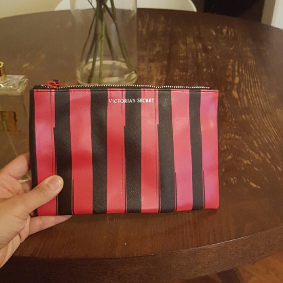 Victoria's Secret Super Model Mist & Makeup bag - Picture 4 of 4