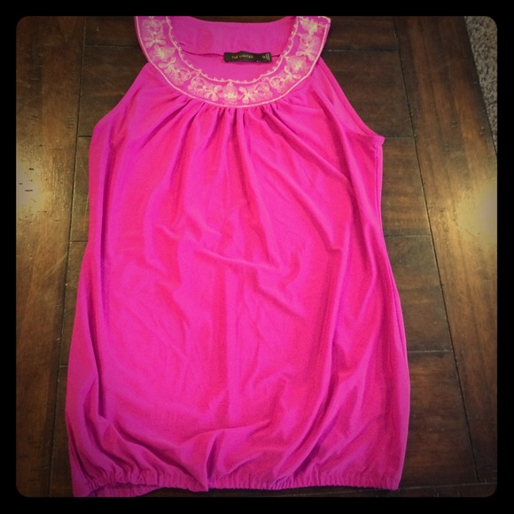 Like NEW!!!! The Limited tank!!!! - Picture 1 of 3