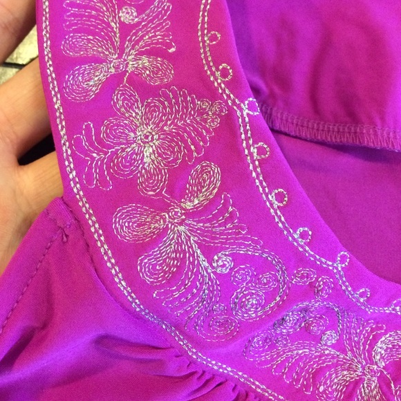 Like NEW!!!! The Limited tank!!!! - Picture 2 of 3