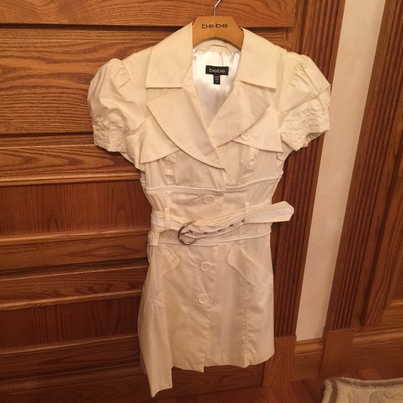 SOLD Beautiful Bebe white/ivory spring coat XS