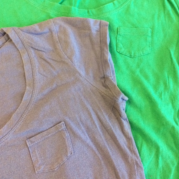 Comfy tees Bundle !!!!!!😎😎 - Picture 2 of 3