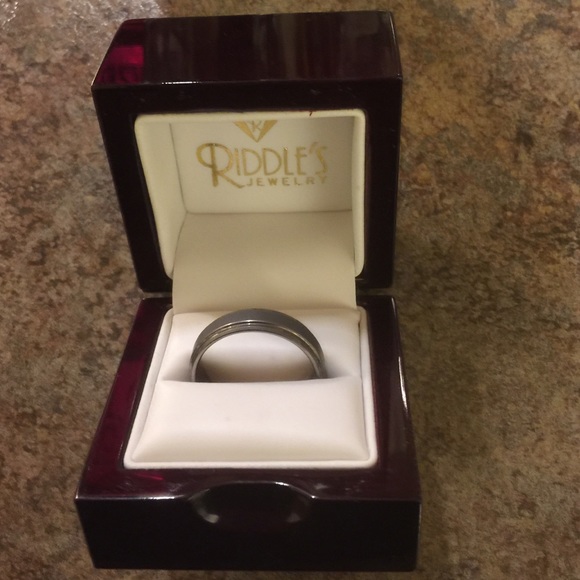 Men's tungsten ring