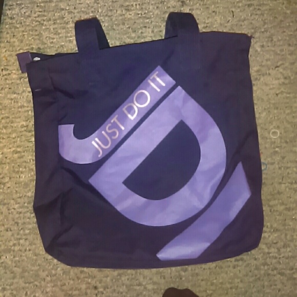 MAKE AN OFFER !!! NIKE JUST DO IT BAG
