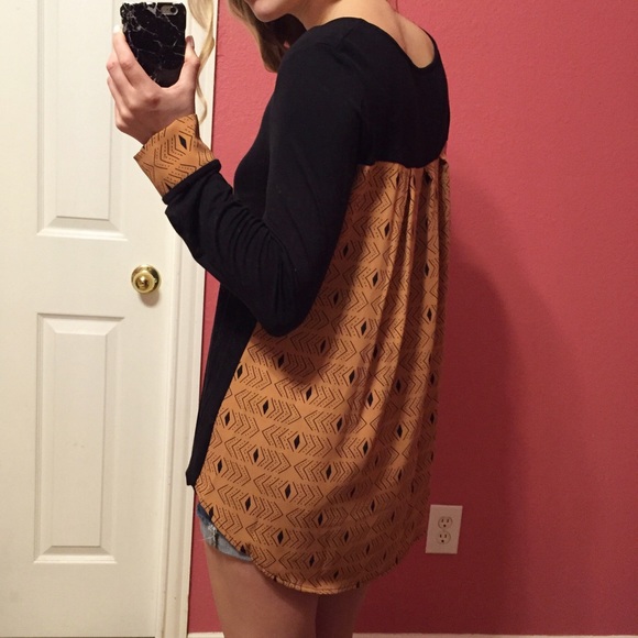 Black & Rust Top - Picture 3 of 3