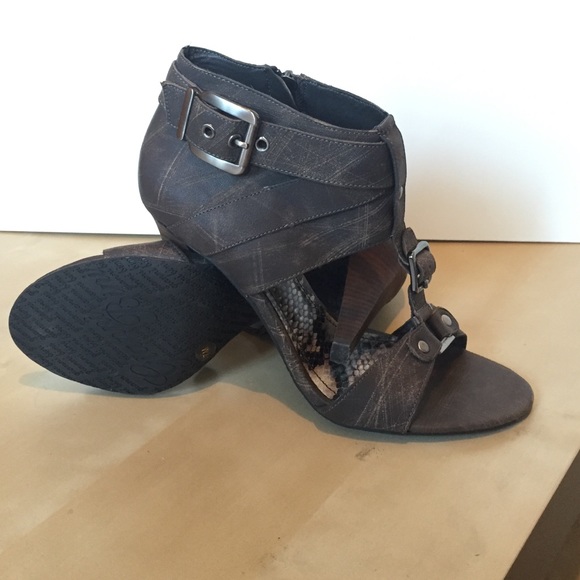 Gianni Bini Heels - Picture 2 of 4