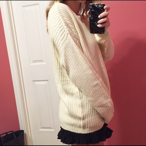 • Tie Up Cream Chunky Sweater • - Picture 2 of 3