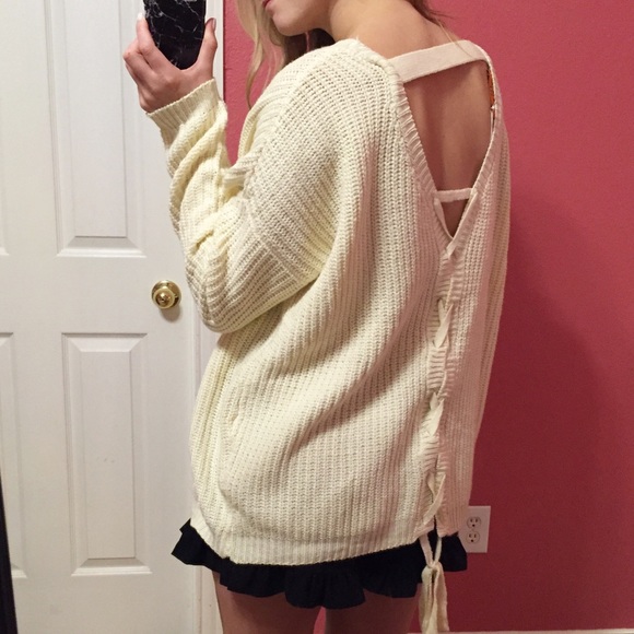 • Tie Up Cream Chunky Sweater • - Picture 3 of 3