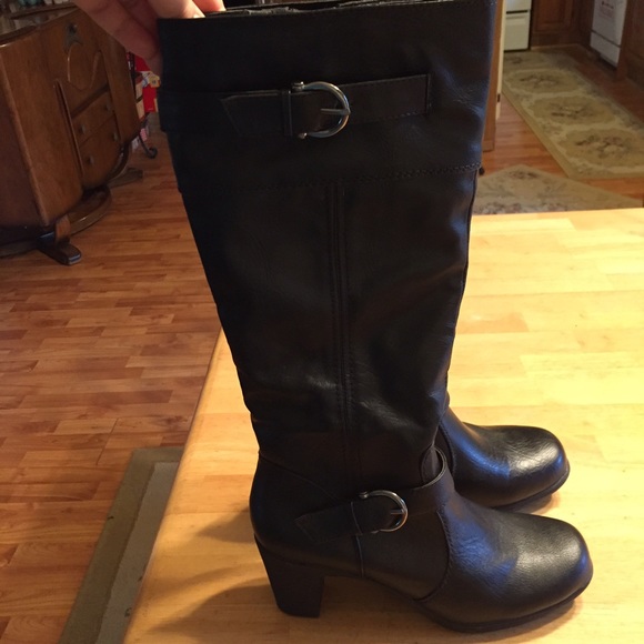 Sonoma zip up boots. Womens 8.5