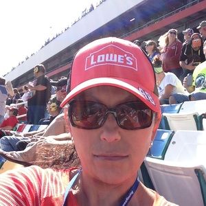 Meet your Posher, Gloria