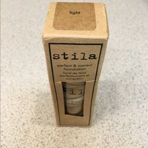 Stila perfect & correct foundation - Light