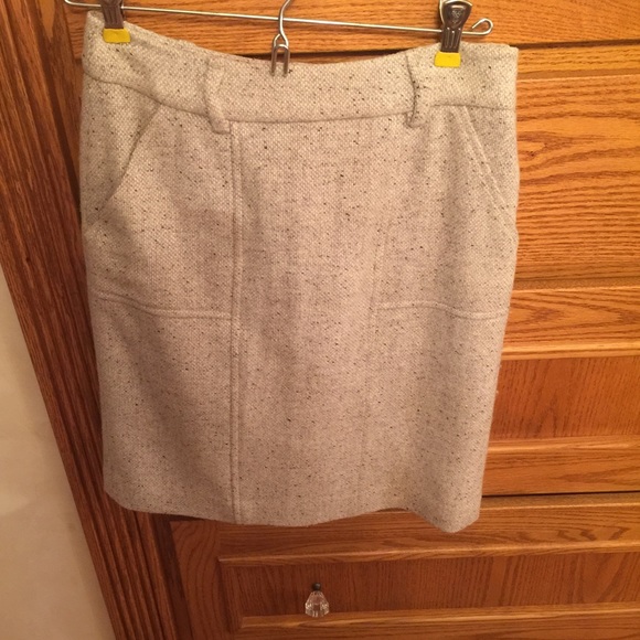 SOLD Gorgeous Ann Taylor wool skirt NWOT
