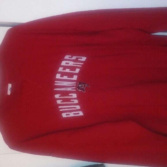 Red Tampa Nay Buccaneers sweater