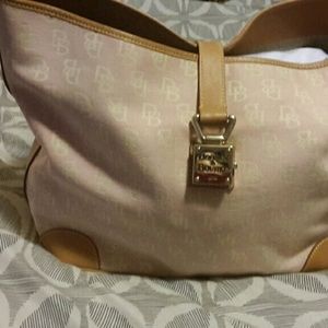 Dooney bourke