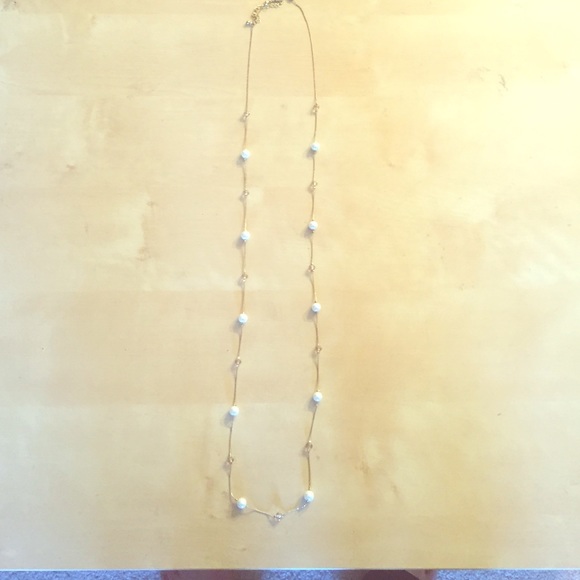 Gold pearly long necklace