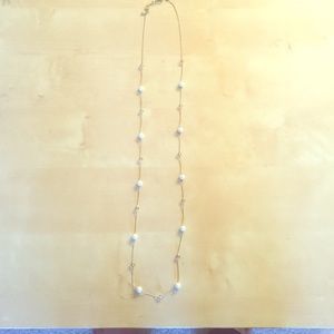 Gold pearly long necklace