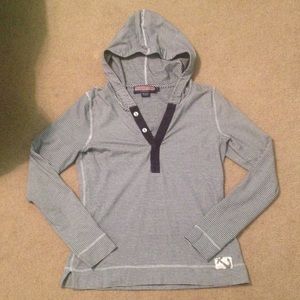 Vineyard vines pull over hoodie