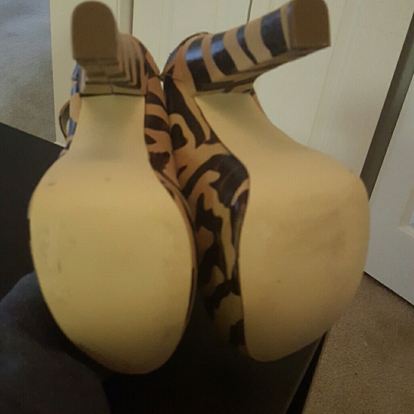 Shoes - Picture 3 of 3