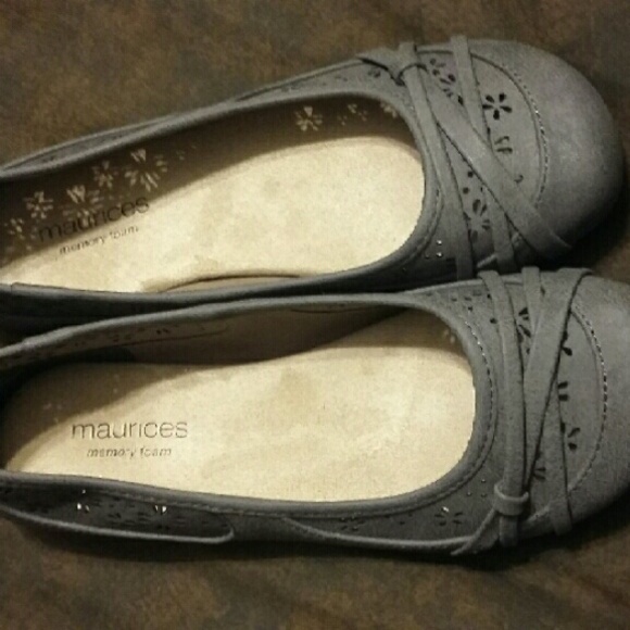 Maurices Gray flats