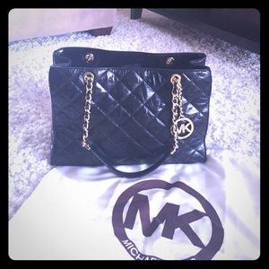 Michael Kors Susannah- large, quilted leather tote