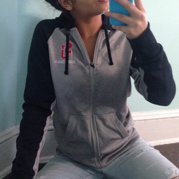 Nike STJ Basketball sweater