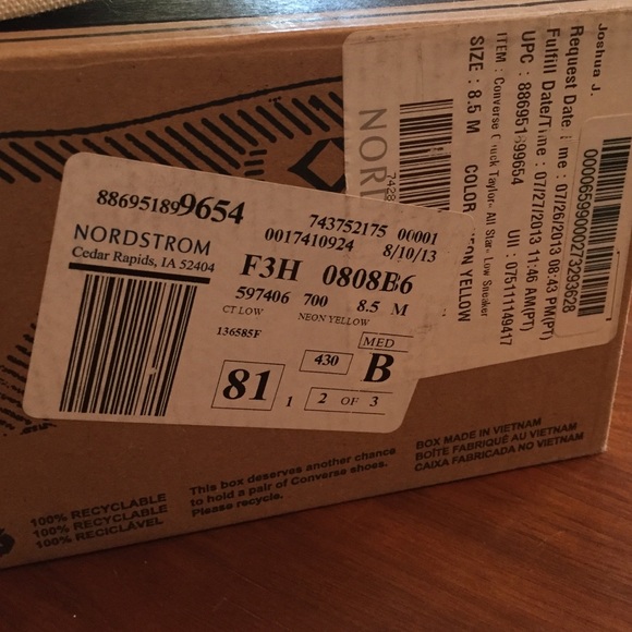 Women's Converse Chuck Taylor's - SOLD! - Picture 4 of 4