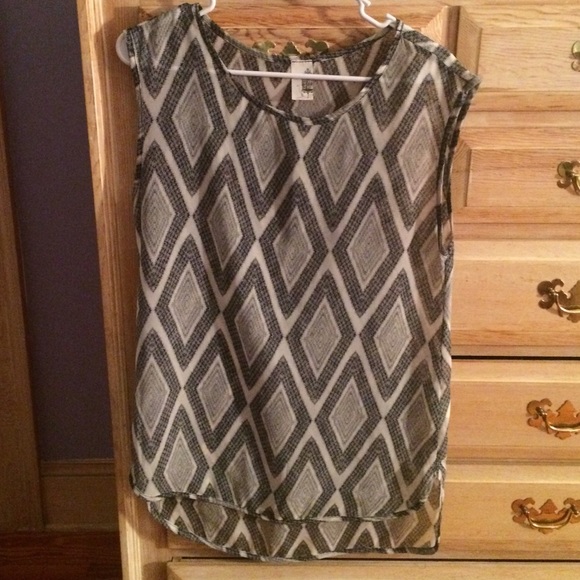 White and Black Diamond Pattern Shirt
