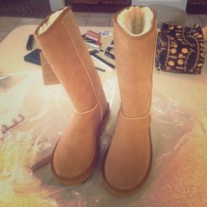 Tan Uggs