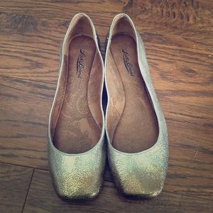 Silver and Bronze Lucky Flats