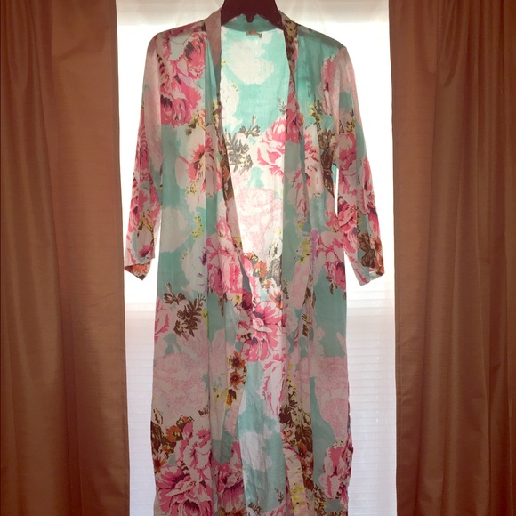 Robe comes with matching travel bag too