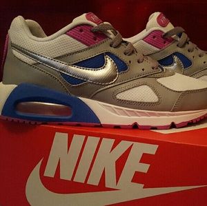 Nike Air Max IVO