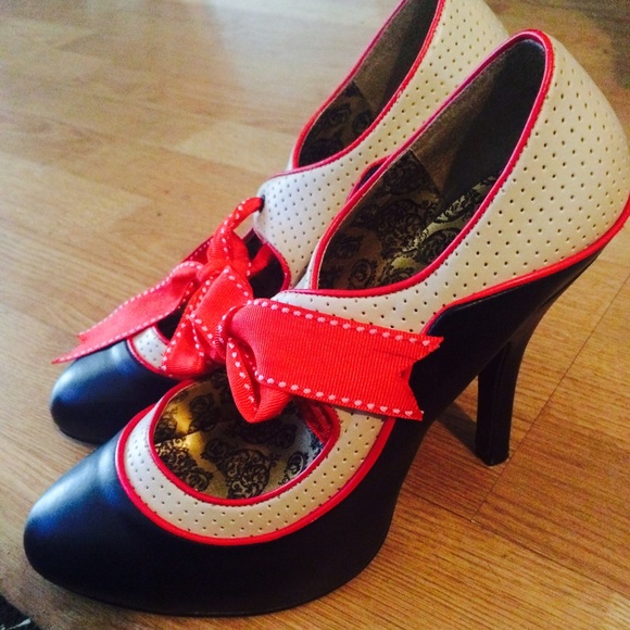 Vintage style Bordello heels . Never worn. - Picture 1 of 1