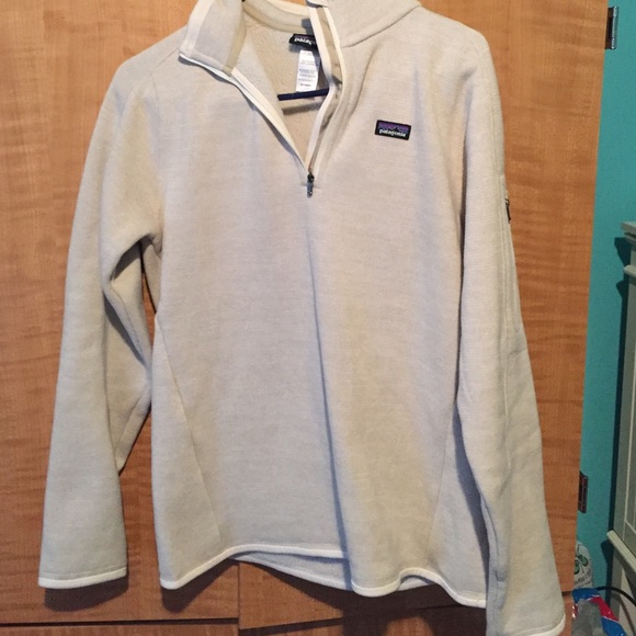 White Patagonia better sweater. Worn 2 times.
