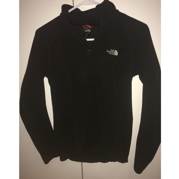Black north face pullover