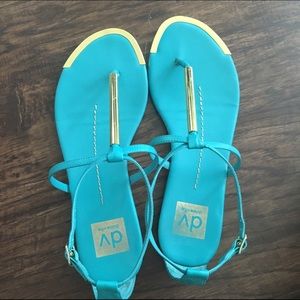 DV Teal shoe size 7. Gold accent