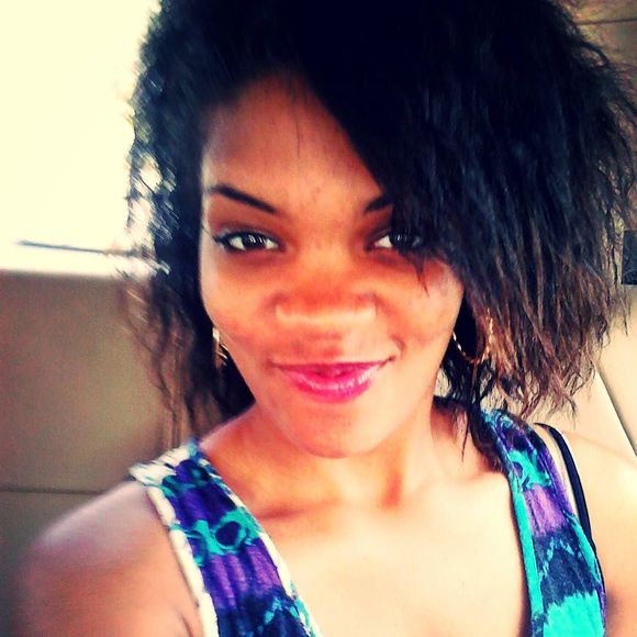 Meet your Posher, Iyonna