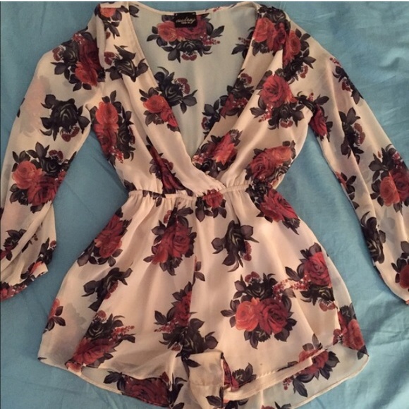 Antique Floral V-neck Romper Size 0/XS/S