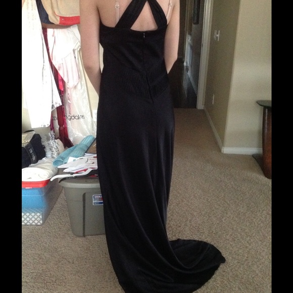 Elegant looking prom dress formal - Picture 4 of 5