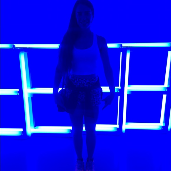 Meet your Posher, Megan - Picture 2 of 2