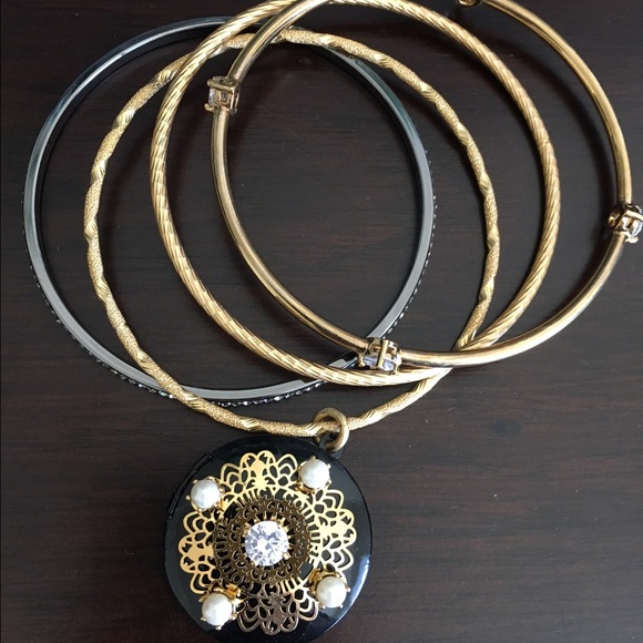 Juicy couture bangle set
