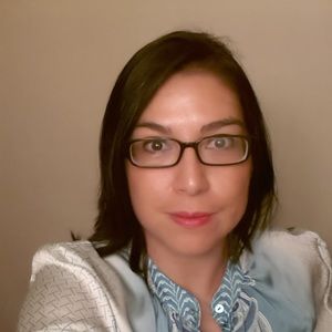 Meet your Posher, Cynthia