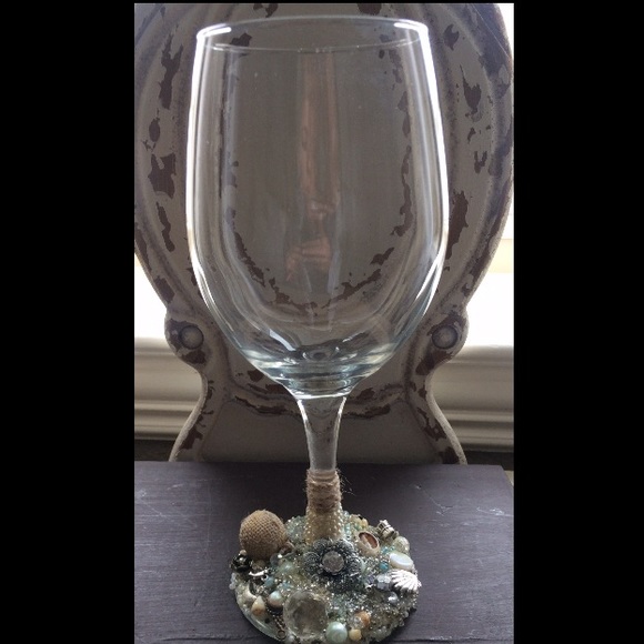 Decorated beach themed wine glass