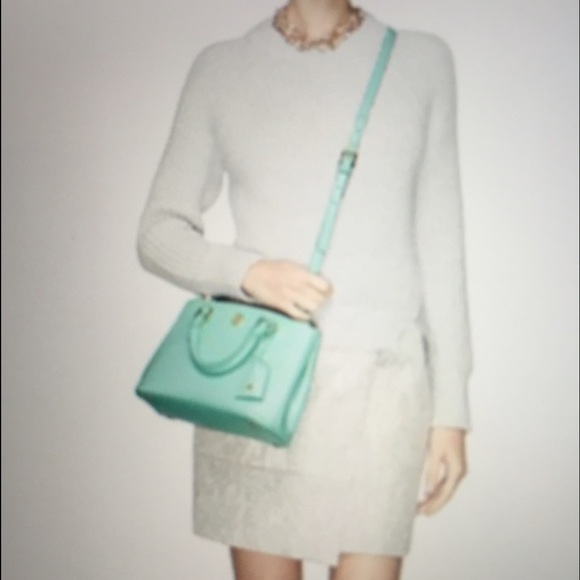 ๐ SOLD! Tory Burch Gold Saffiano Leather Robinson - Picture 2 of 4