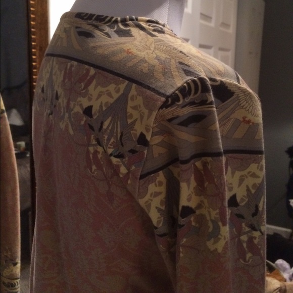 Beautiful top. - Picture 4 of 4