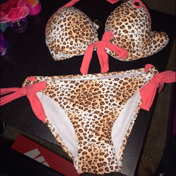 NWOT push up bikini set
