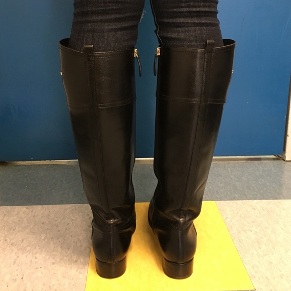 Tory Burch leather rider boots with gold logo - Picture 4 of 4