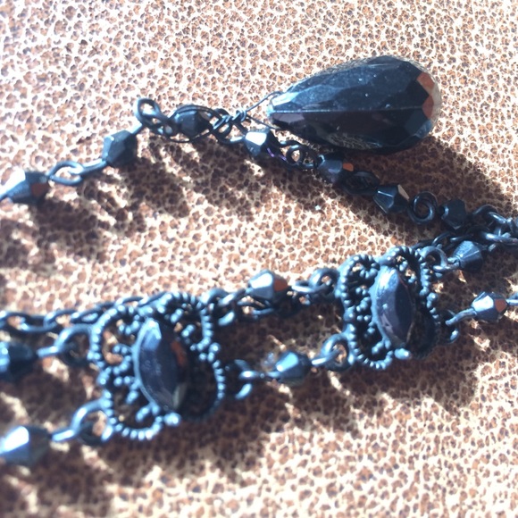 Choker - Picture 2 of 3