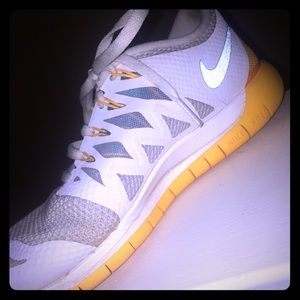 Nike Free 5.0 white/yellow/blue size 8