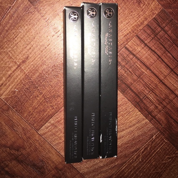 ANASTASIA PENCIL IN THE COLOR : SOFT BROWN