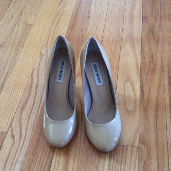 Steve Madden nude heels